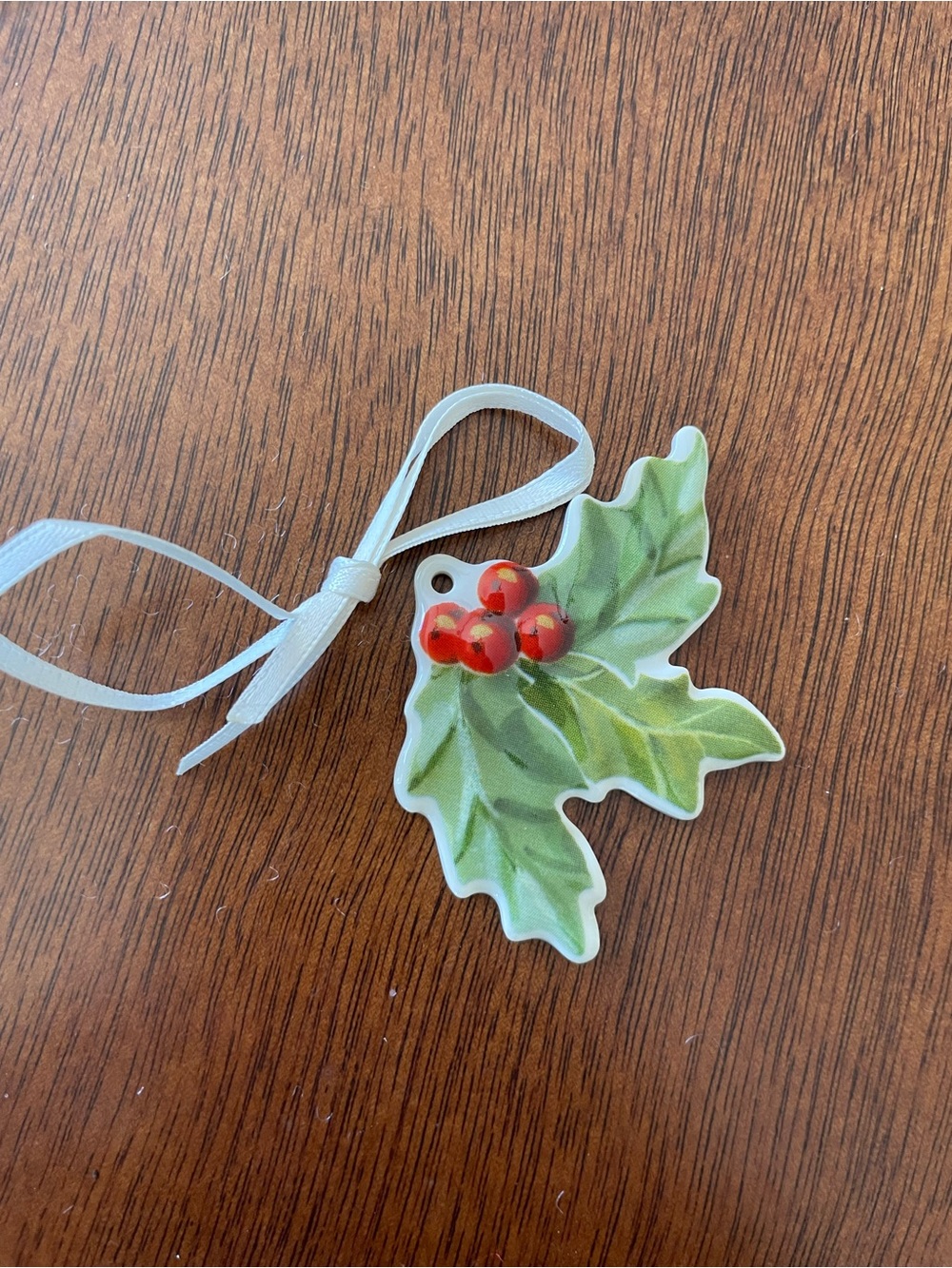 Longaberger Basket Holly Leaves & Berries Christmas Ceramic Tie On